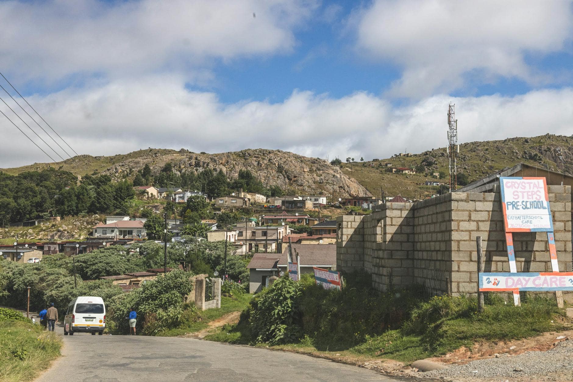 Guardería canina vs pet sitter: cuál conviene según tu rutina